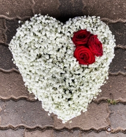 Gypsophila Heart With Roses