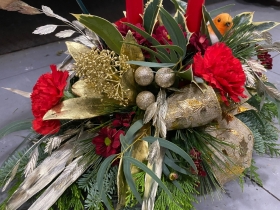 Table Arrangement + Candles RED